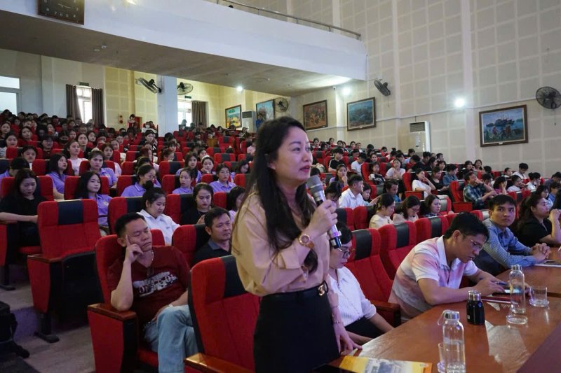 TUyên.jpg